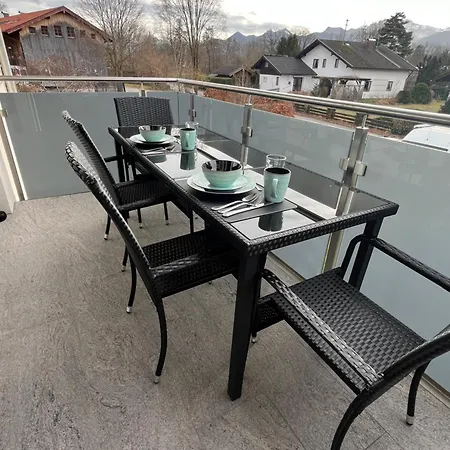 Uniqe I 90qm I Bergblick I 3 Balkone I Seenah Prien am Chiemsee