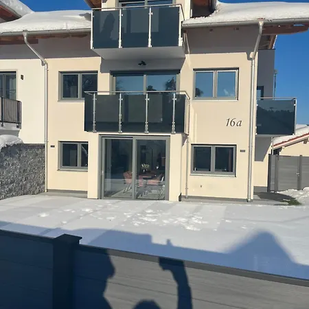 Uniqe I 90qm I Bergblick I 3 Balkone I Seenah * Prien am Chiemsee