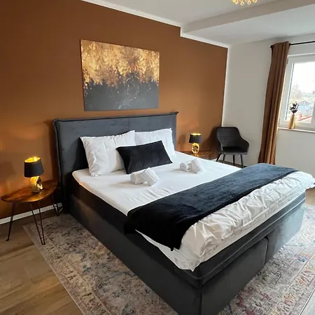Uniqe I 90qm I Bergblick I 3 Balkone I Seenah Apartment *